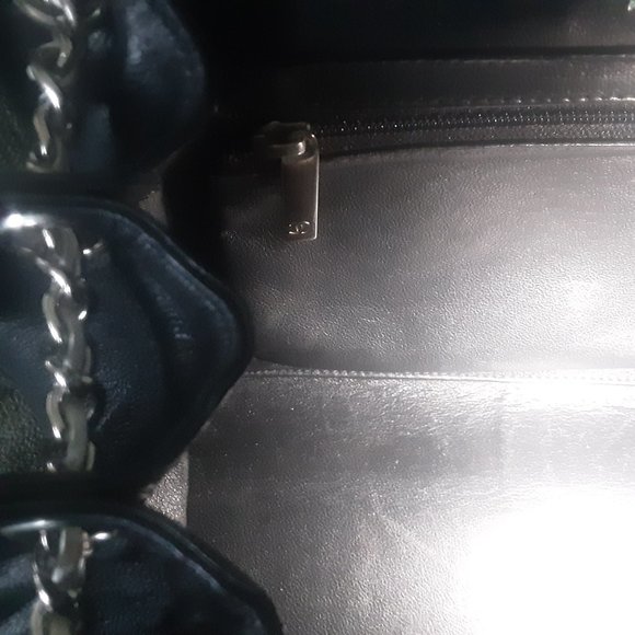 Chanel Lambskin//Patent Flap  2.55 Chain Shoulder Bag 2000-2002 - Picture 4 of 16